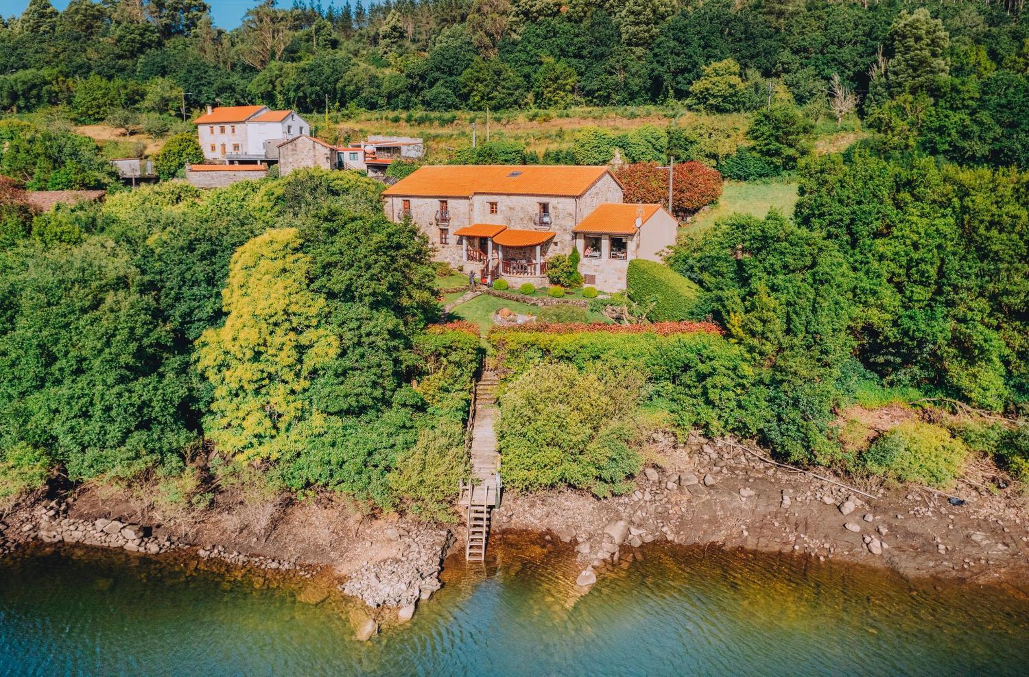 Gasthaus Casa De Santa Uxia Ézaro Exterior foto
