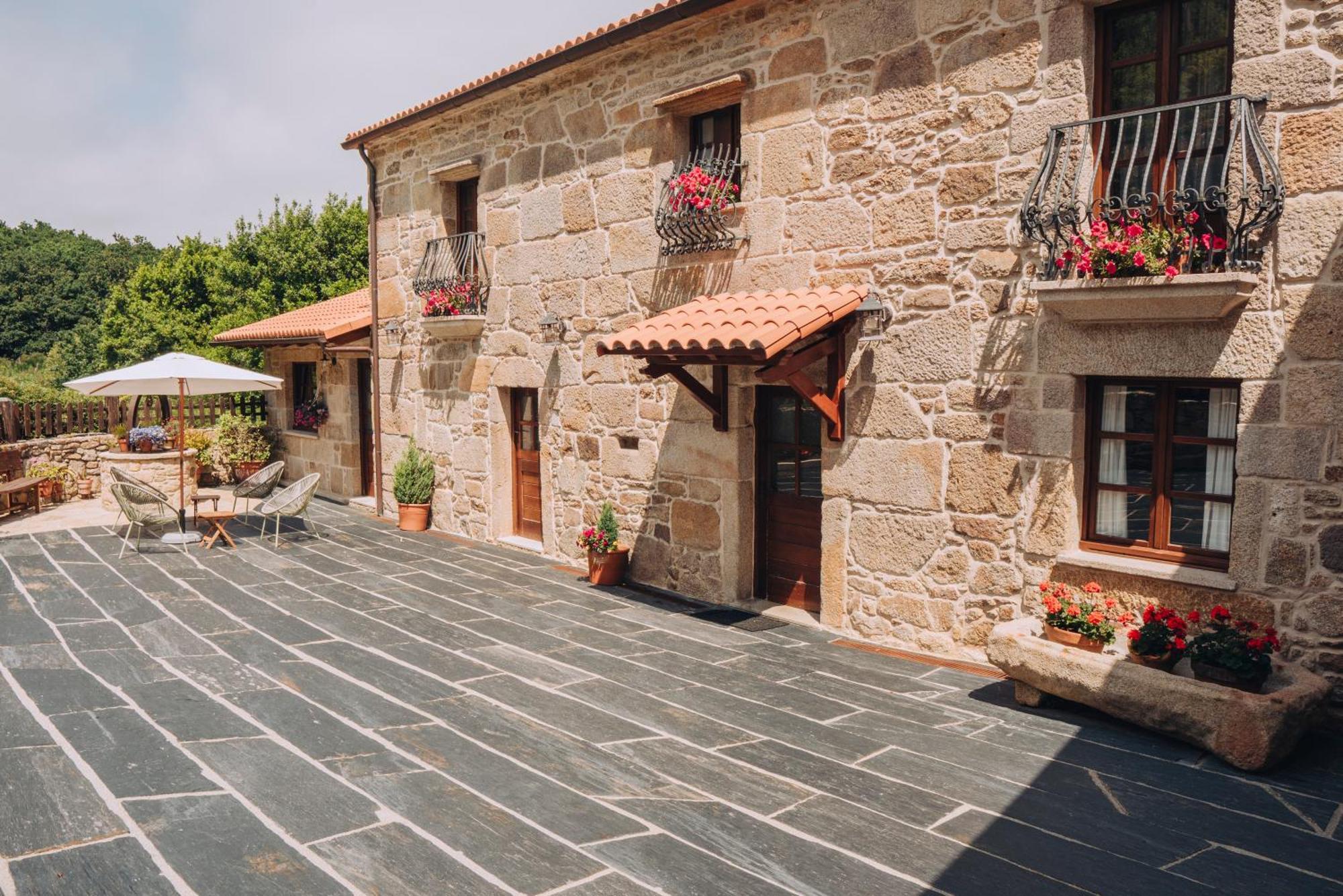 Gasthaus Casa De Santa Uxia Ézaro Exterior foto